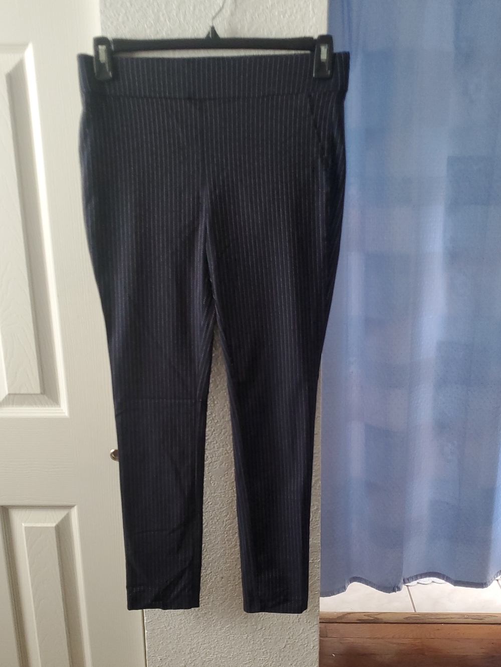Jones New York Navy Pinstripe Skinny Ponte Pants
